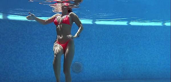  Very hot Russian pornstar by the pool Mary Kalisy